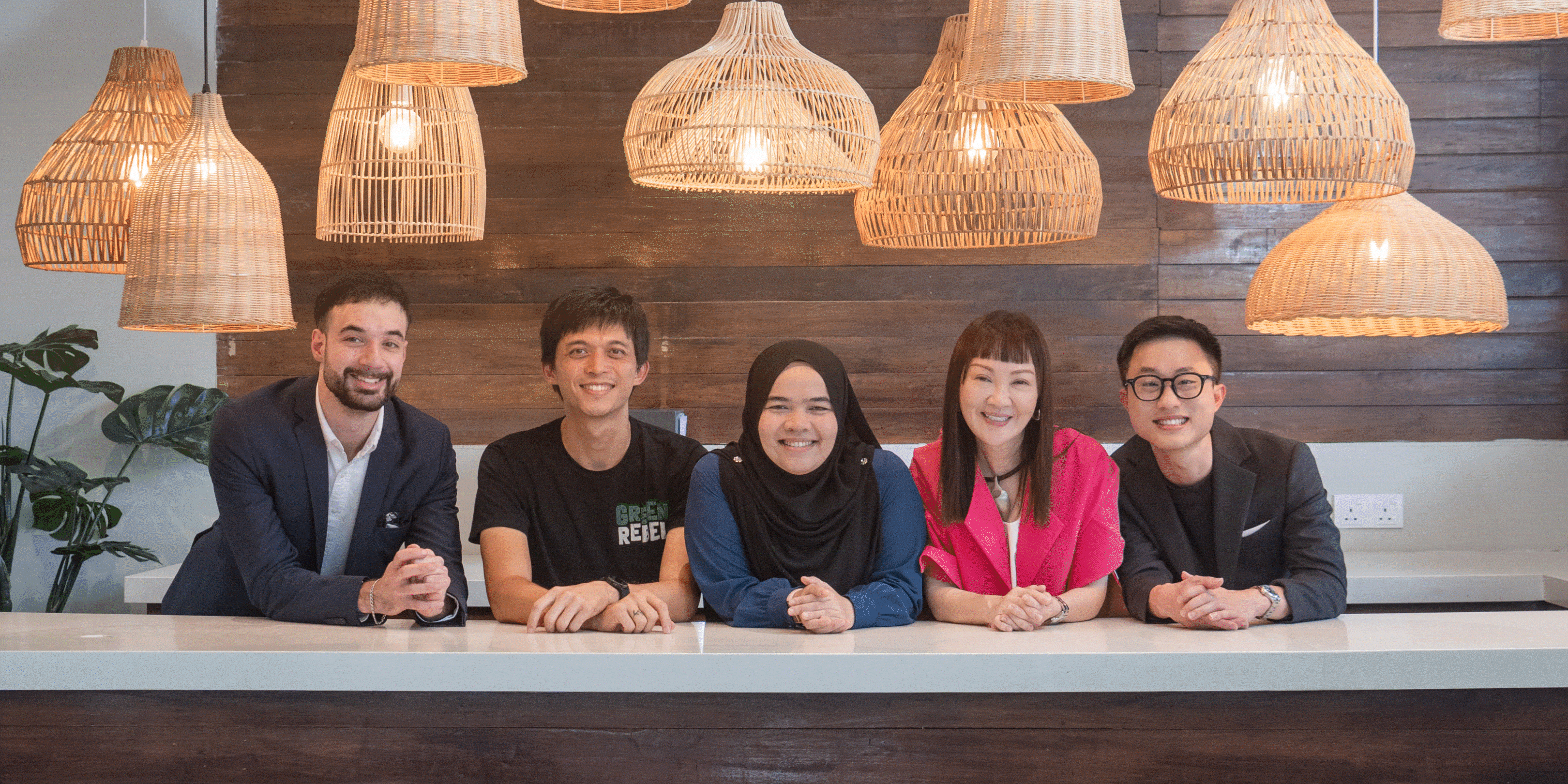 sticky-image--desktop